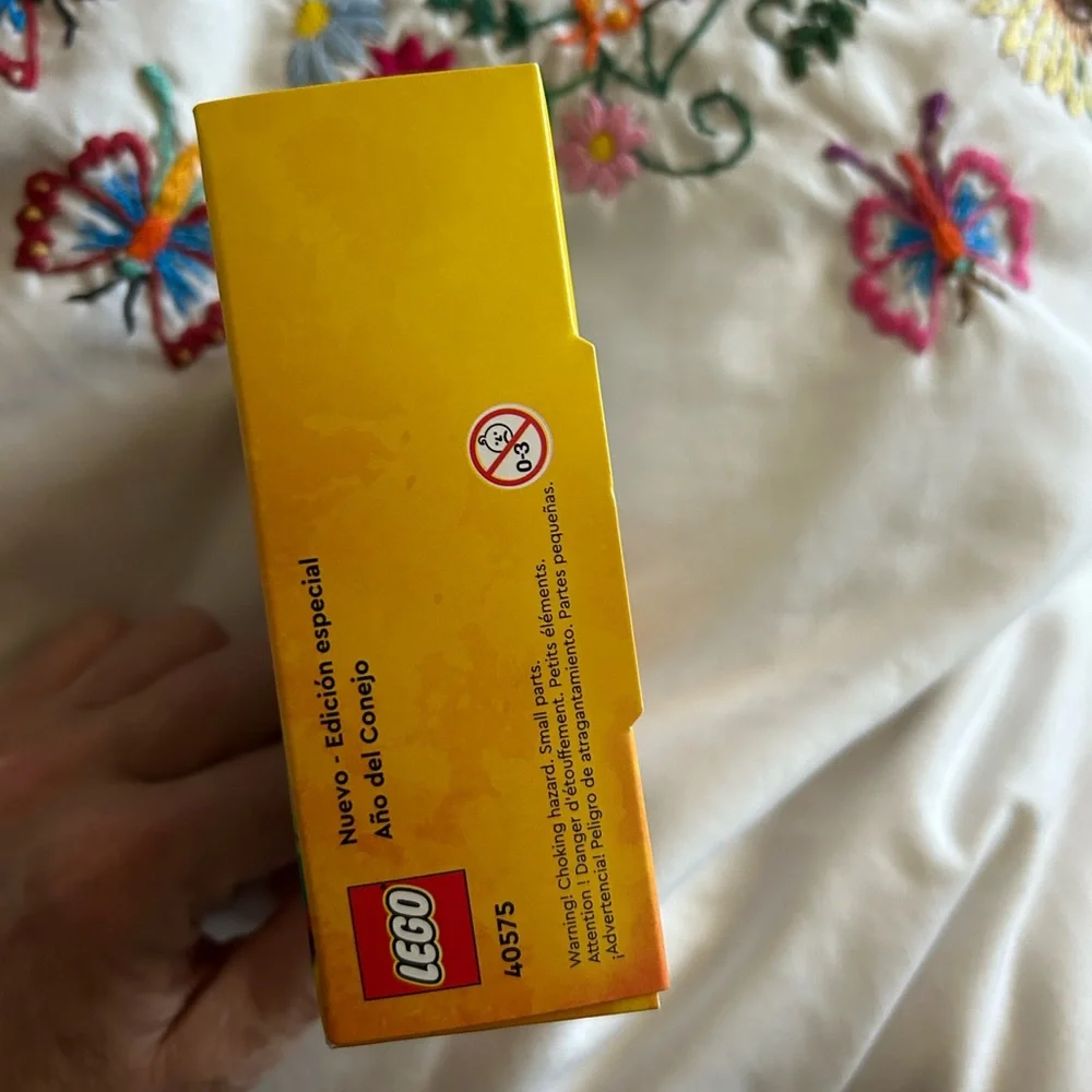 New Retired LEGO Year of the Rabbit set 40575